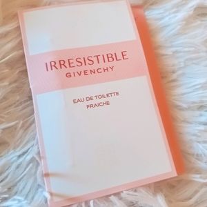 3/$15 🌻 Irresistible Givenchy sample
